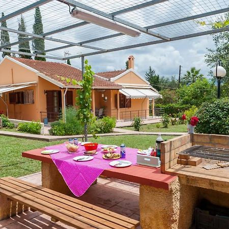 Family Holiday Apartment With Garden & Bbq Velonádesz Kültér fotó