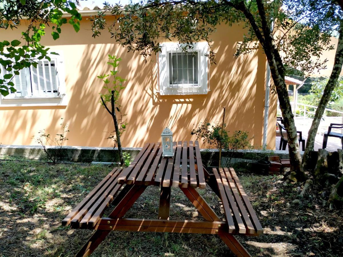 Family Holiday Apartment With Garden & Bbq Velonádesz Kültér fotó