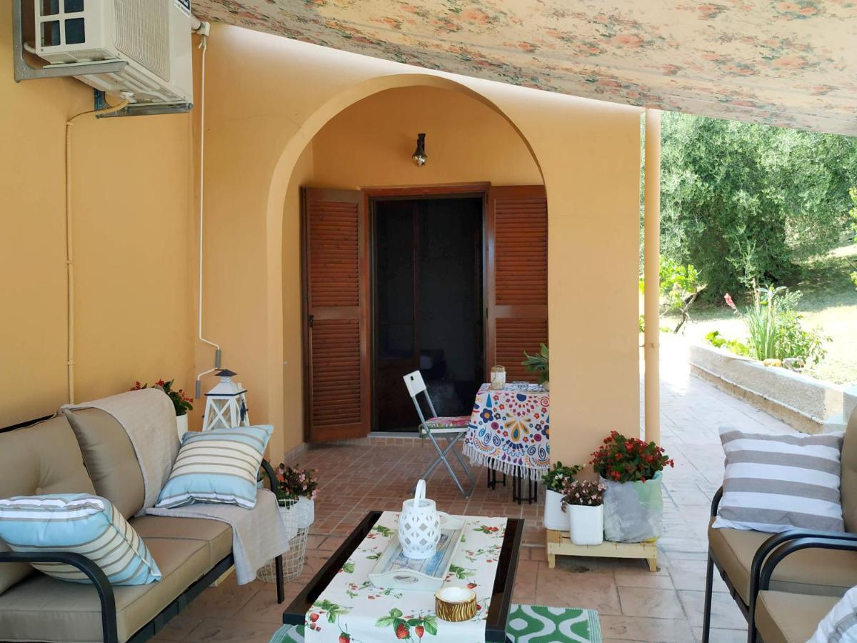 Family Holiday Apartment With Garden & Bbq Velonádesz Kültér fotó