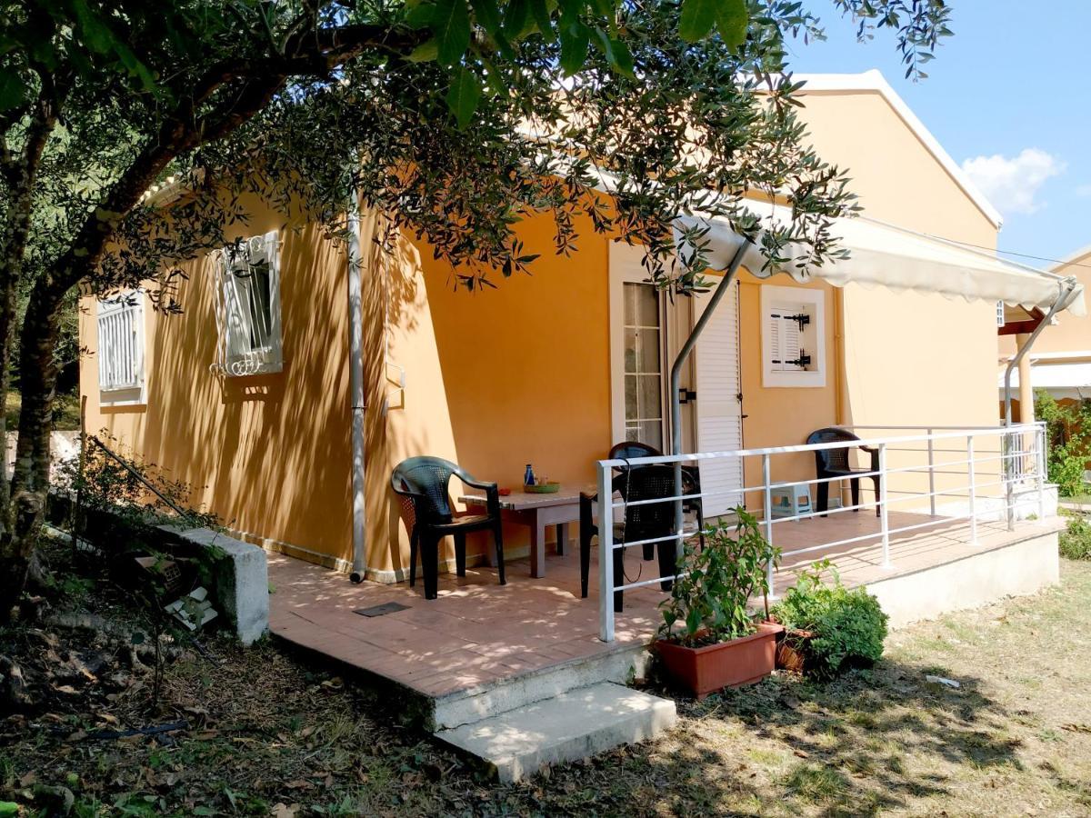 Family Holiday Apartment With Garden & Bbq Velonádesz Kültér fotó