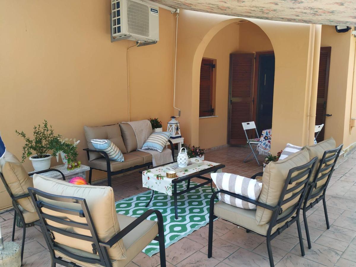 Family Holiday Apartment With Garden & Bbq Velonádesz Kültér fotó