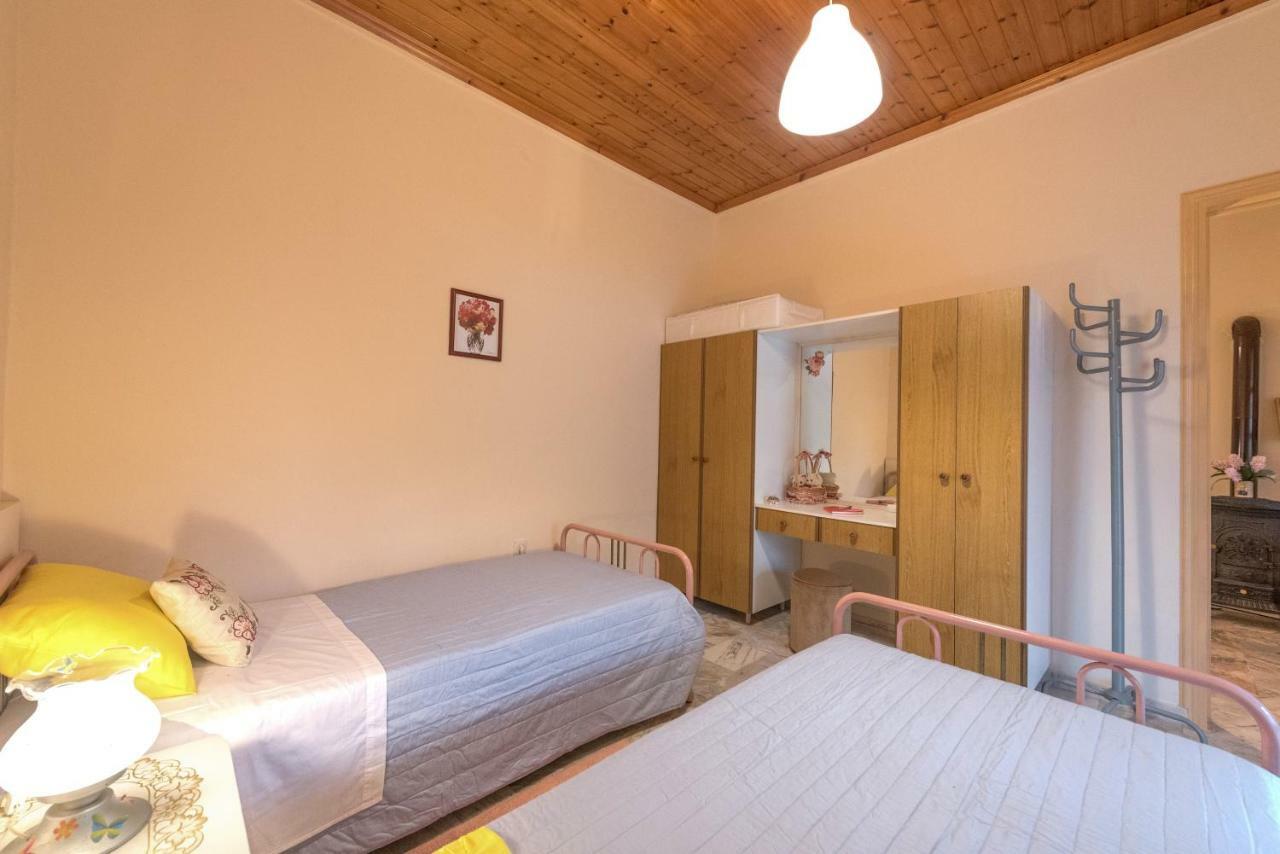 Family Holiday Apartment With Garden & Bbq Velonádesz Kültér fotó