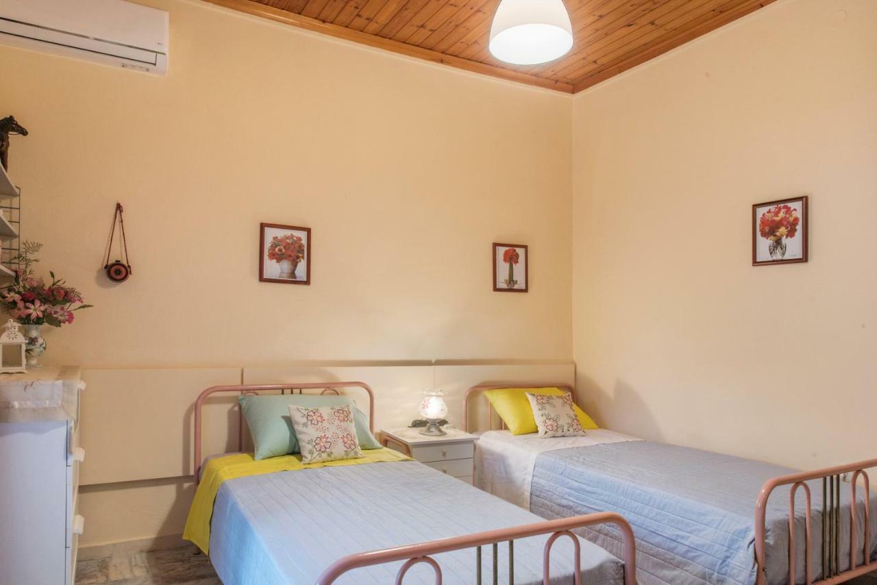 Family Holiday Apartment With Garden & Bbq Velonádesz Kültér fotó