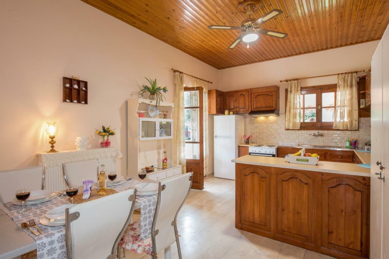 Family Holiday Apartment With Garden & Bbq Velonádesz Kültér fotó
