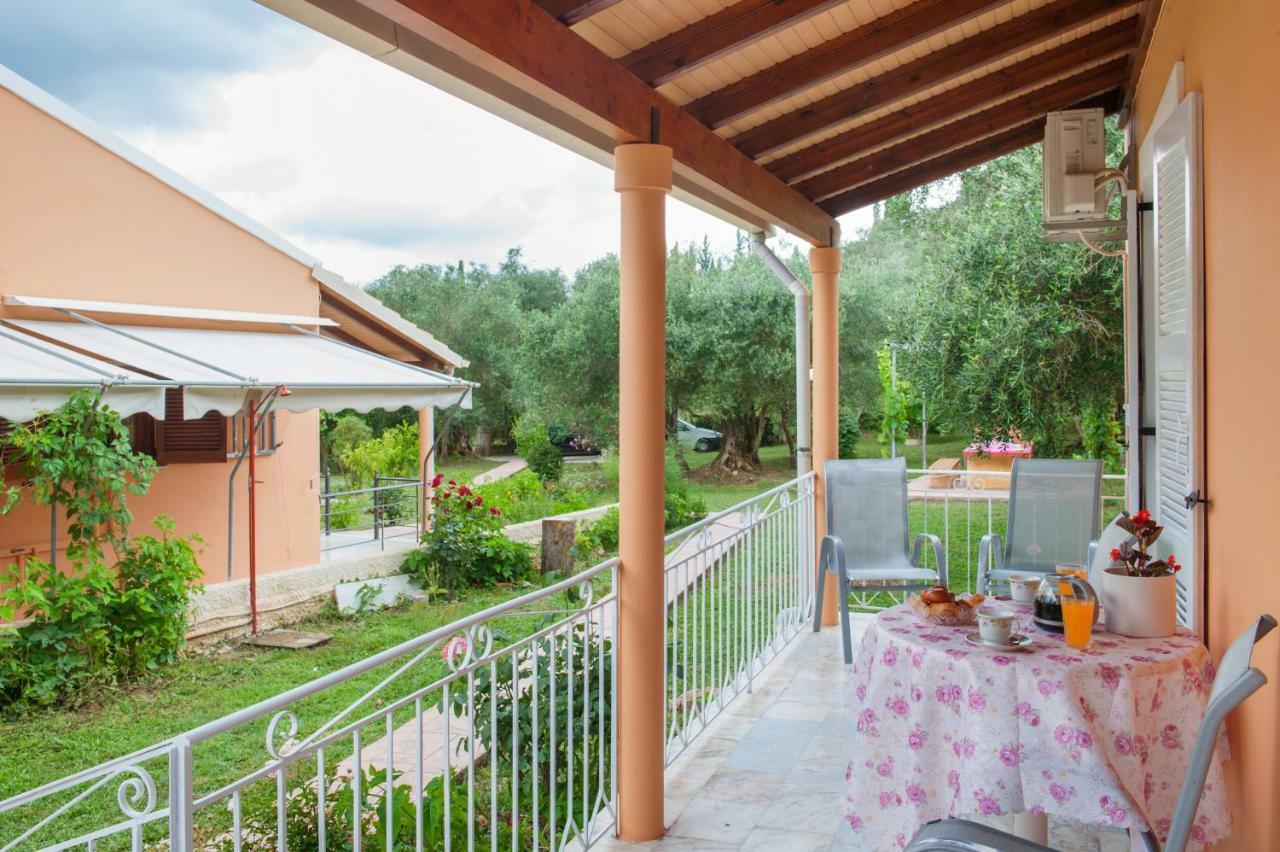 Family Holiday Apartment With Garden & Bbq Velonádesz Kültér fotó