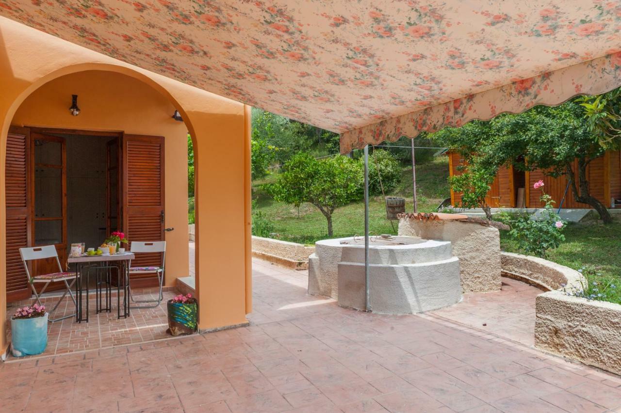 Family Holiday Apartment With Garden & Bbq Velonádesz Kültér fotó