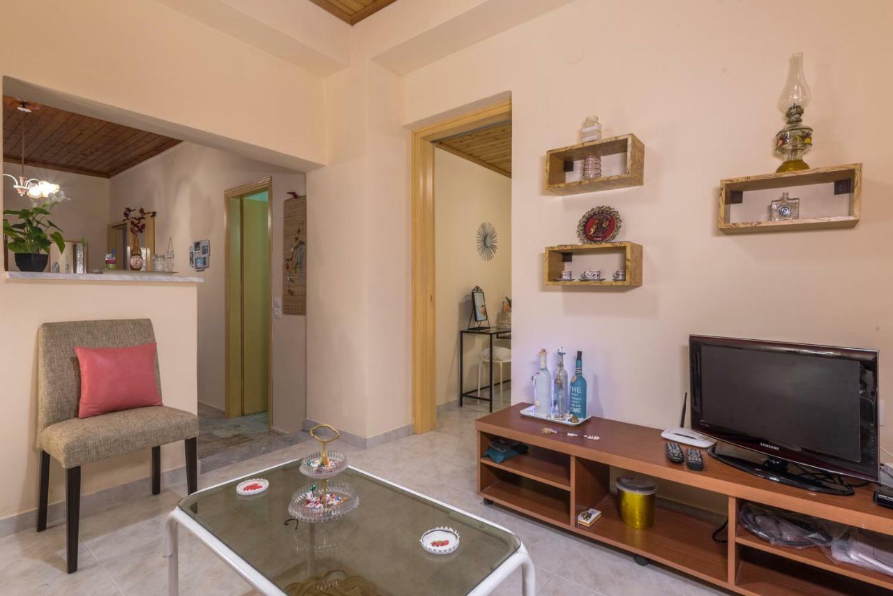 Family Holiday Apartment With Garden & Bbq Velonádesz Kültér fotó