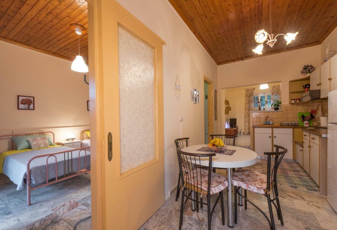 Family Holiday Apartment With Garden & Bbq Velonádesz Kültér fotó