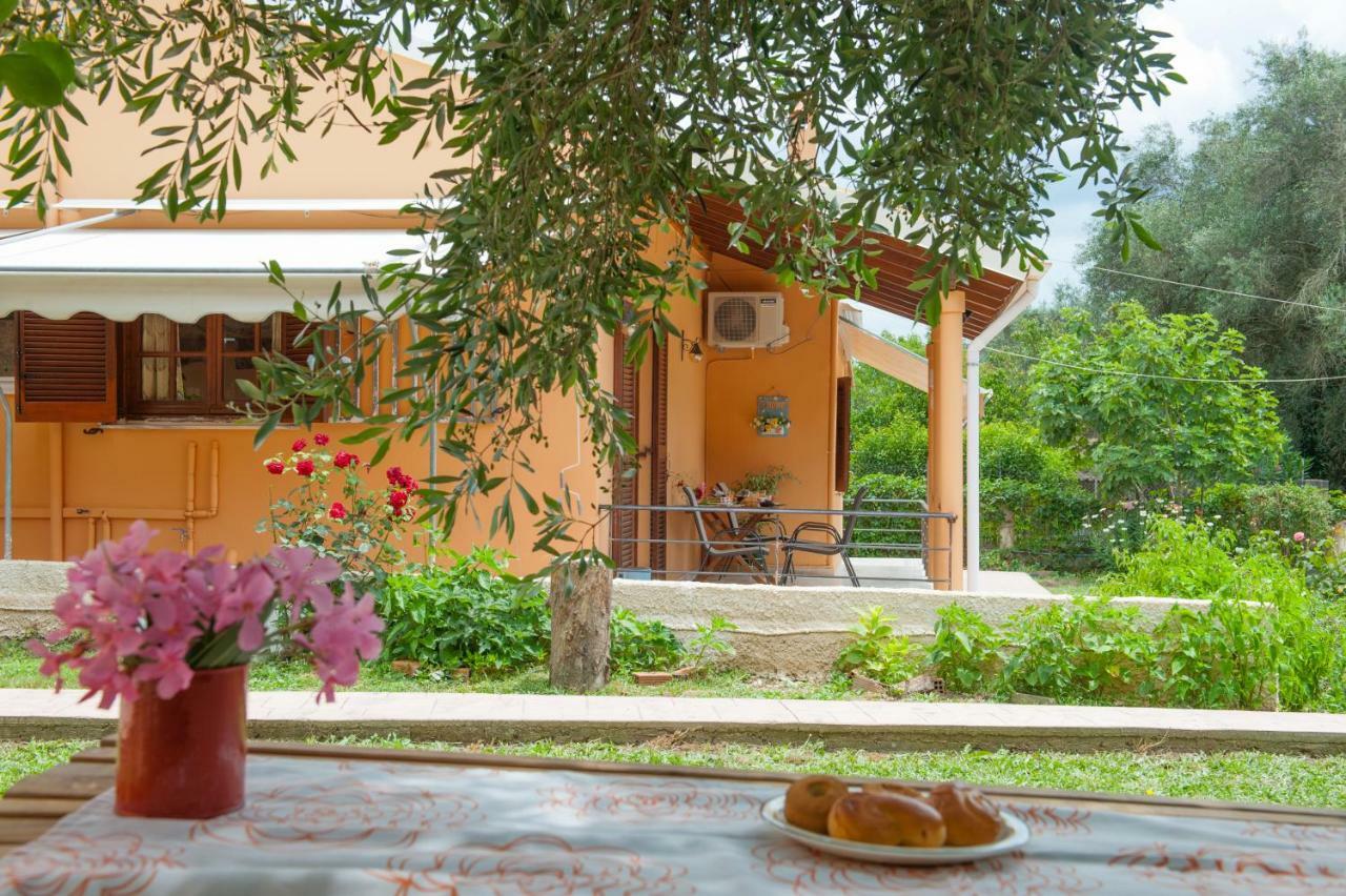 Family Holiday Apartment With Garden & Bbq Velonádesz Kültér fotó