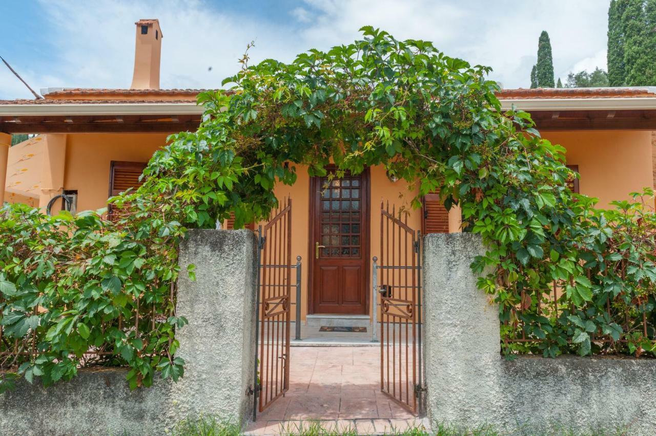Family Holiday Apartment With Garden & Bbq Velonádesz Kültér fotó
