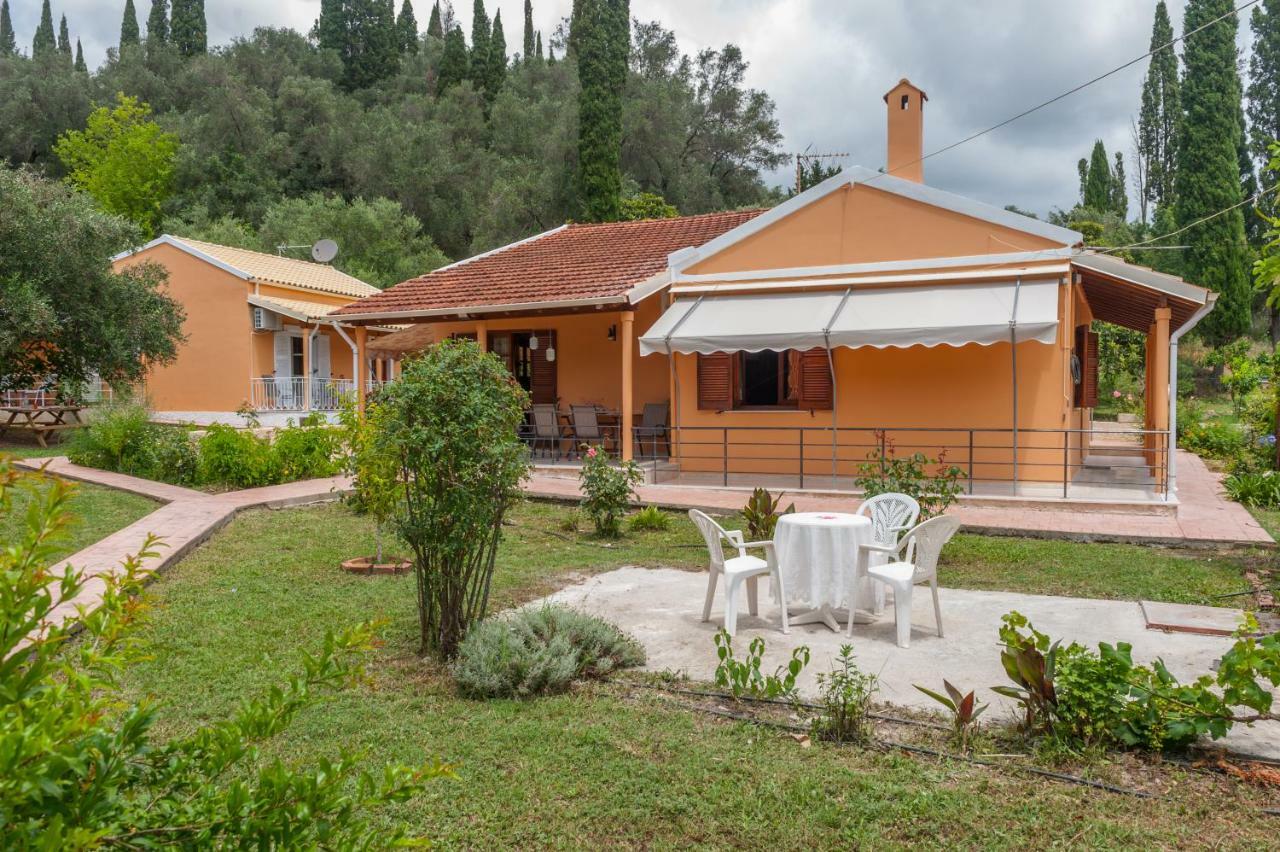 Family Holiday Apartment With Garden & Bbq Velonádesz Kültér fotó