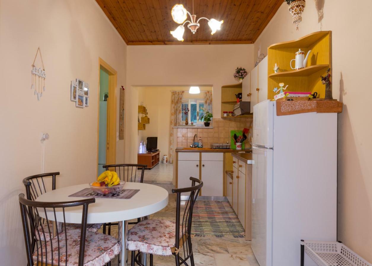 Family Holiday Apartment With Garden & Bbq Velonádesz Kültér fotó