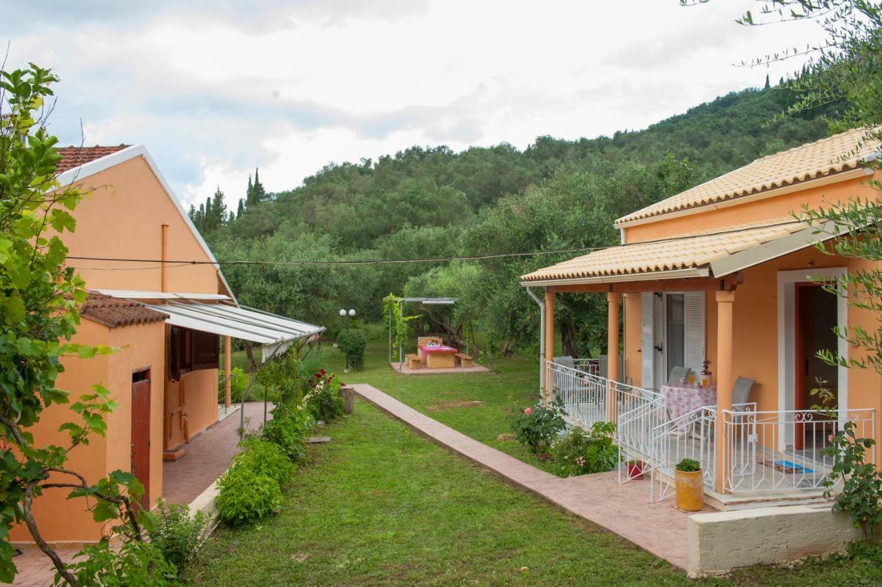 Family Holiday Apartment With Garden & Bbq Velonádesz Kültér fotó