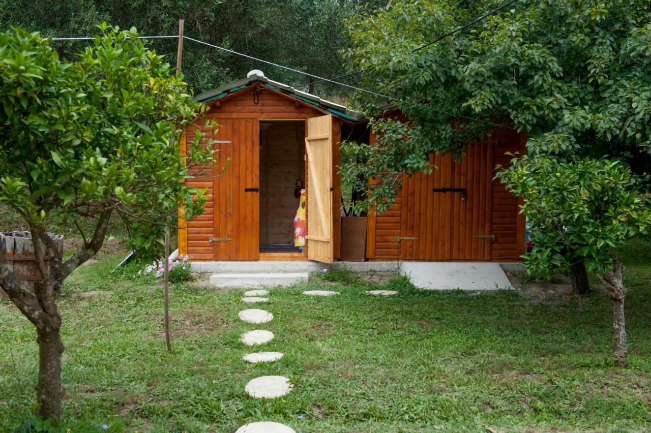 Family Holiday Apartment With Garden & Bbq Velonádesz Kültér fotó