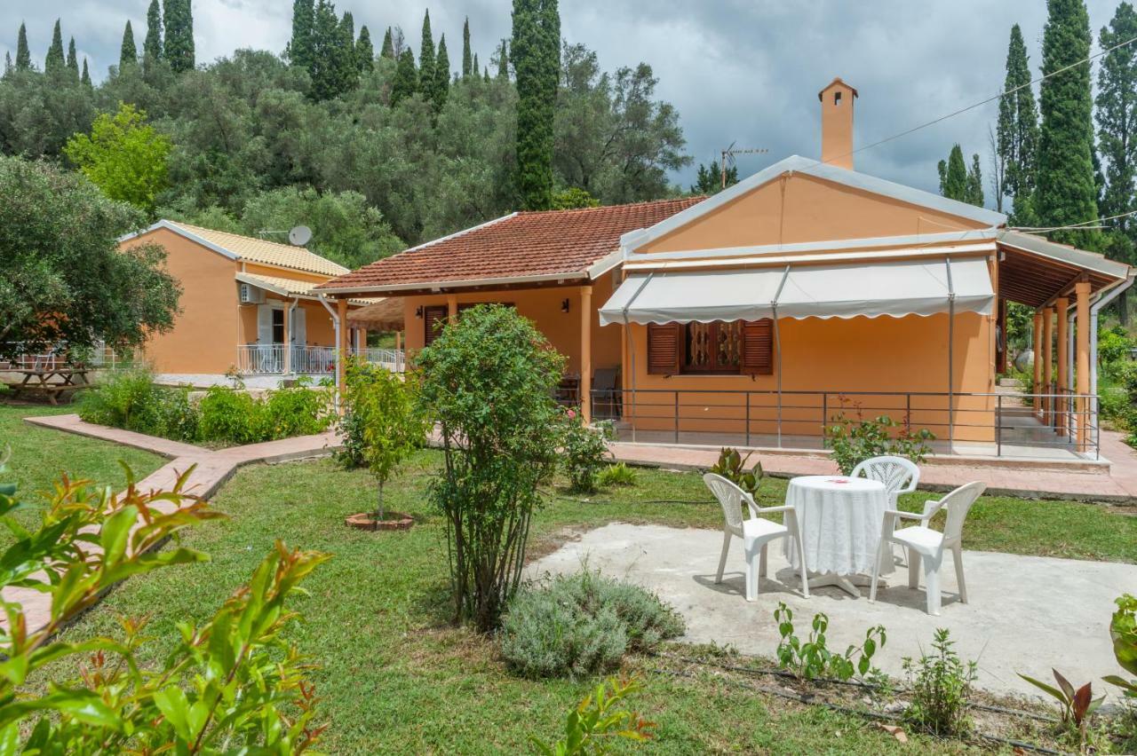 Family Holiday Apartment With Garden & Bbq Velonádesz Kültér fotó