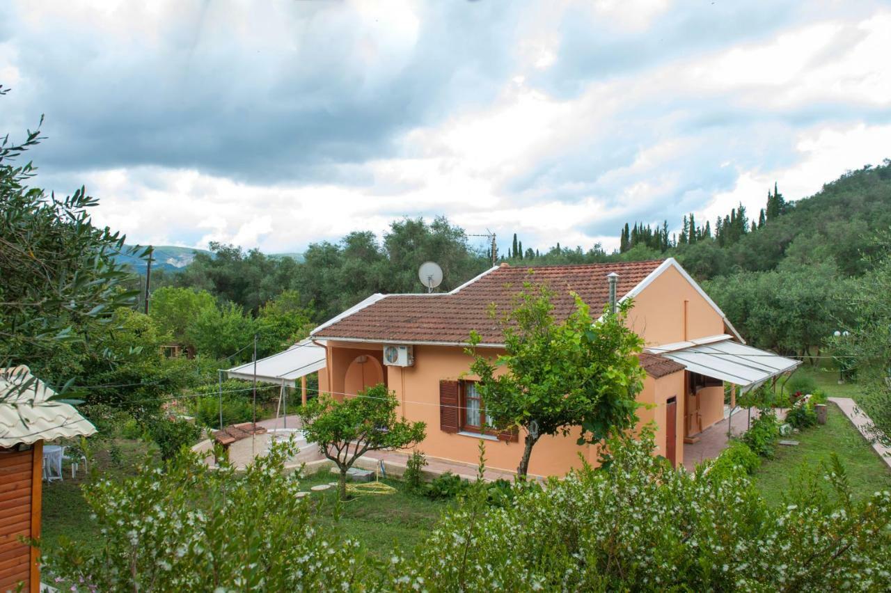 Family Holiday Apartment With Garden & Bbq Velonádesz Kültér fotó