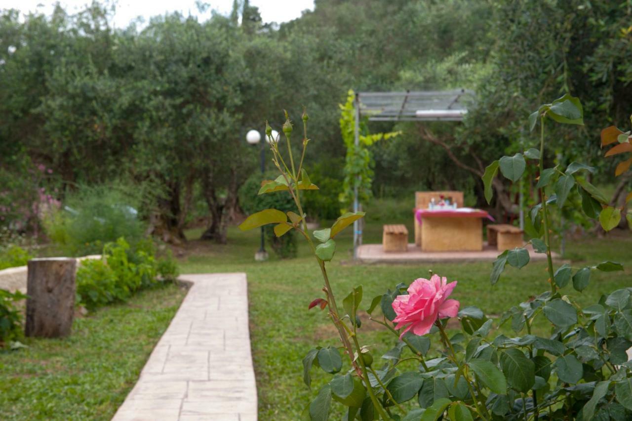 Family Holiday Apartment With Garden & Bbq Velonádesz Kültér fotó