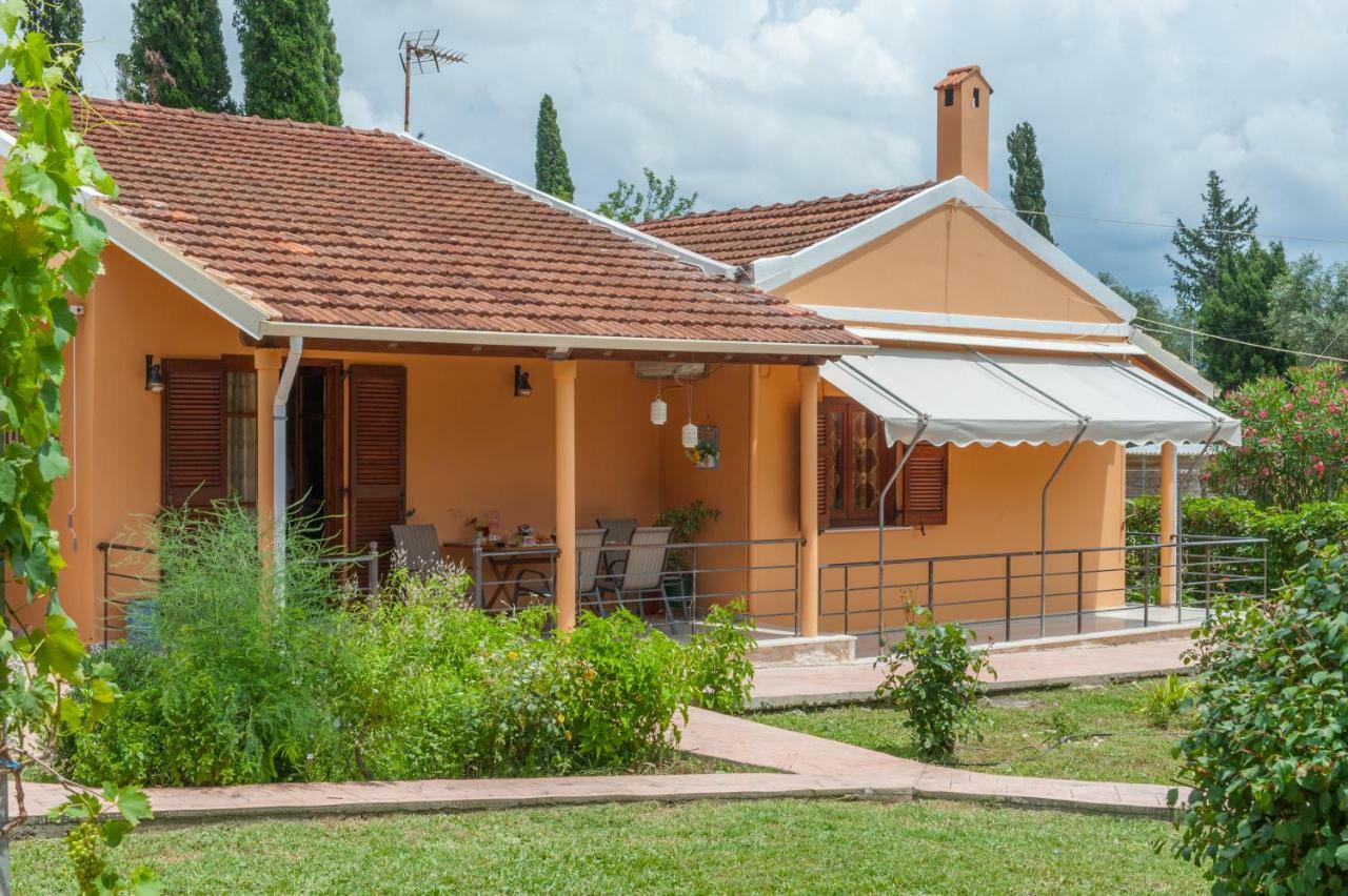Family Holiday Apartment With Garden & Bbq Velonádesz Kültér fotó